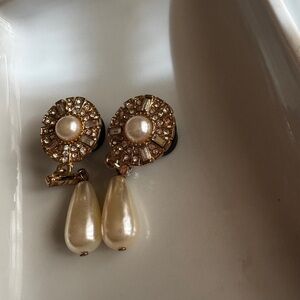 Elegant Gold and Pearl Drop plug Earrings